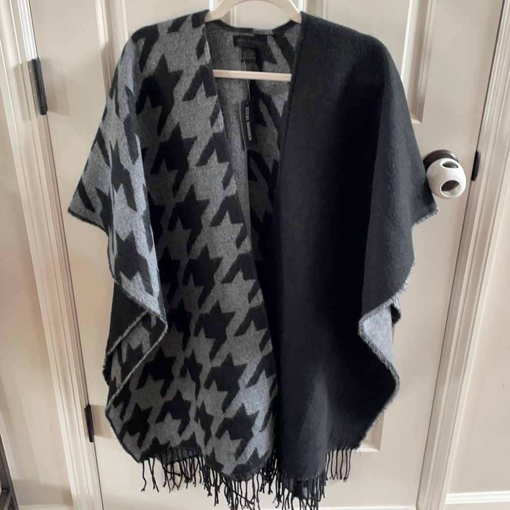 Steve Madden Shaw/ cape NWT